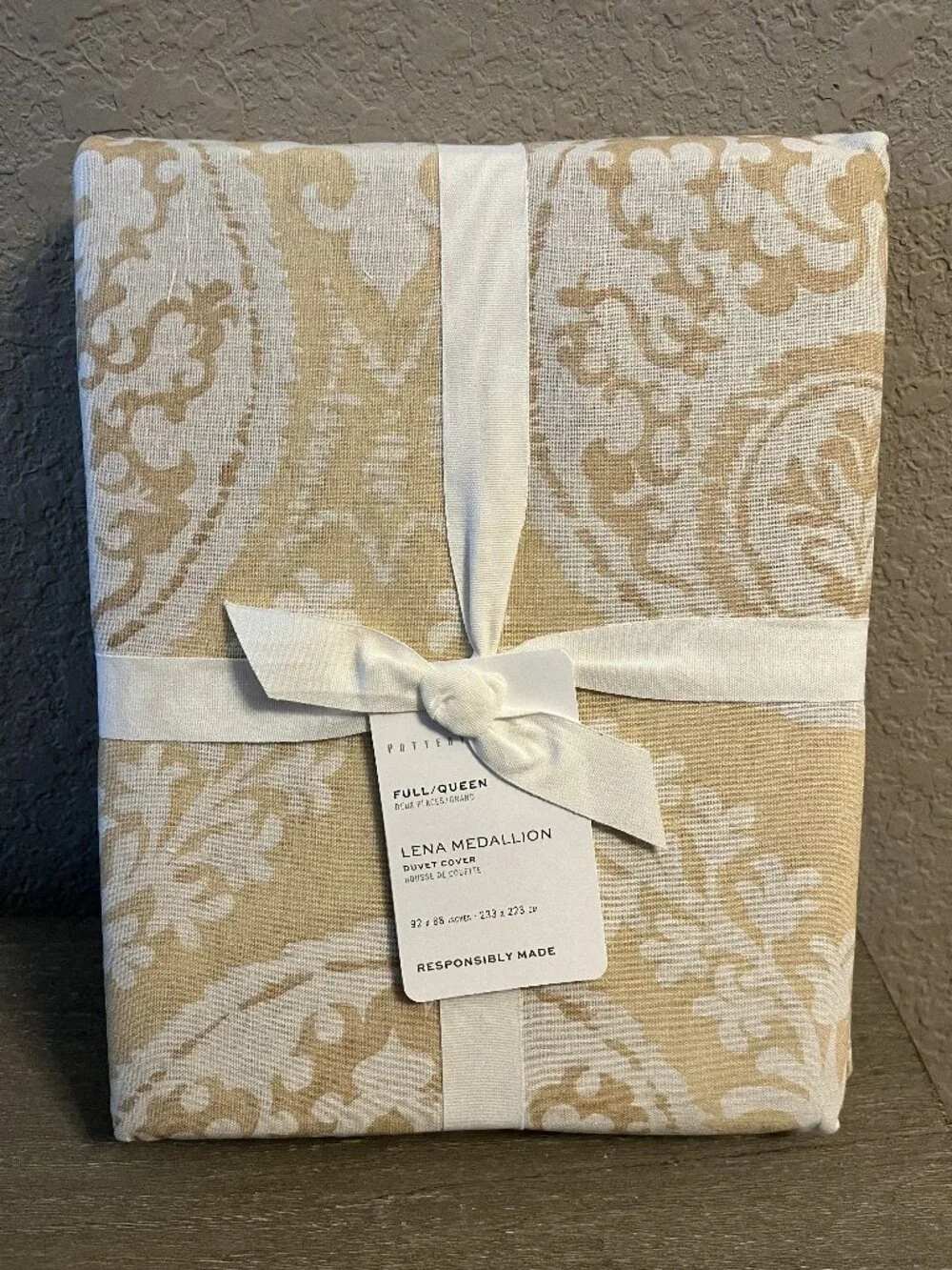 Pottery Barn Lena Medallion Full / Queen Straw Multi Duvet Cover